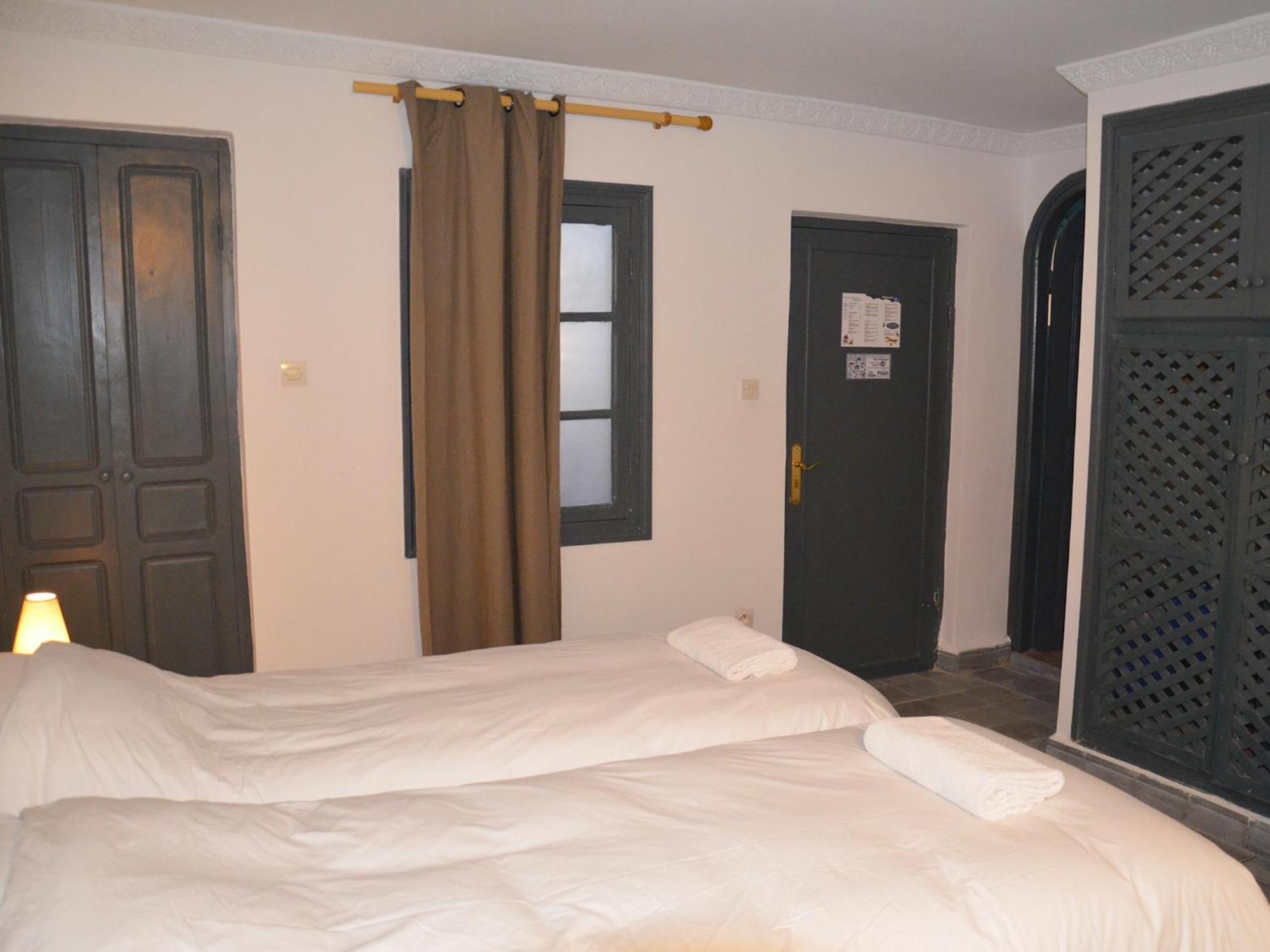 Tweets Hotel Эс-Сувейра Экстерьер фото